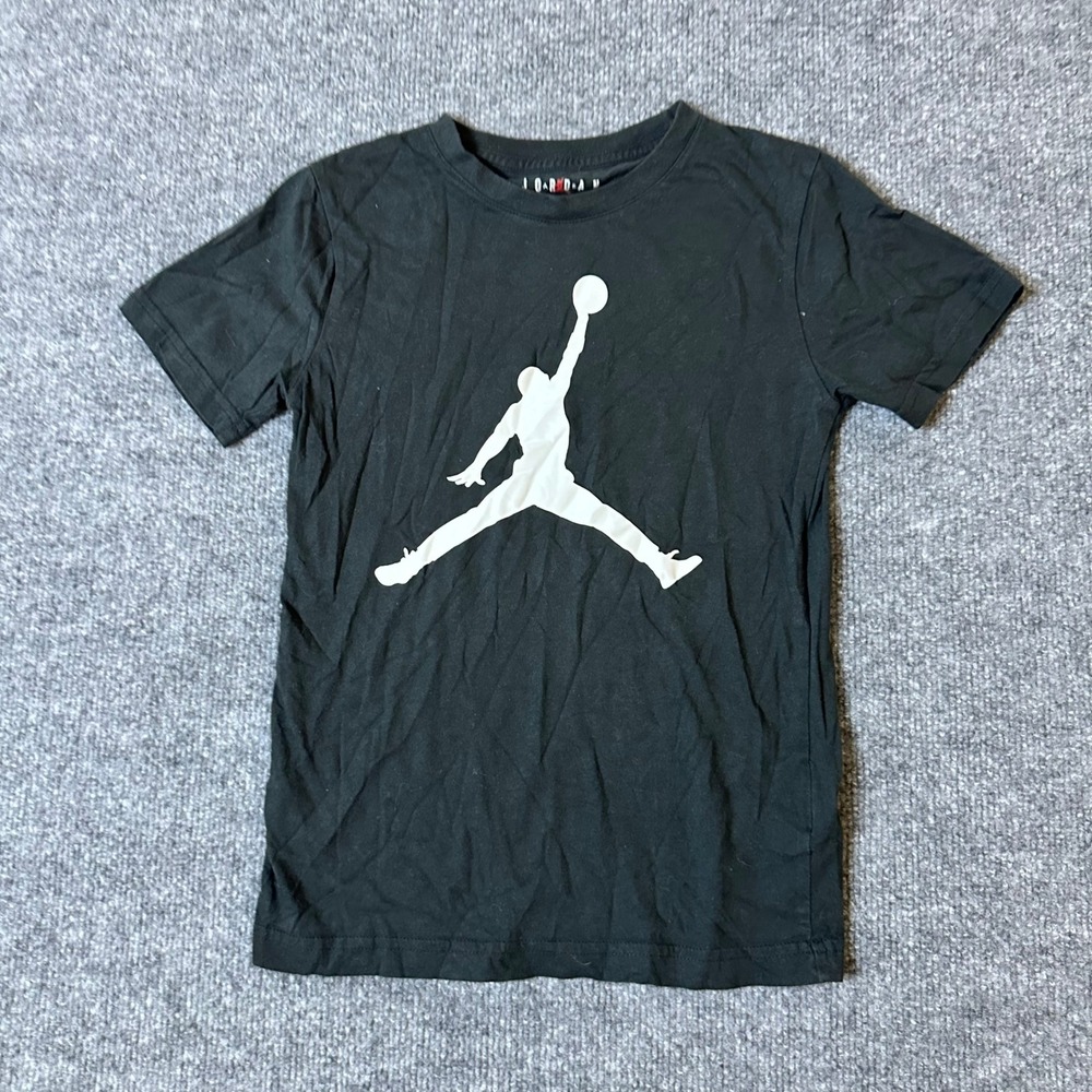 Jordan T-Shirt Boys Size S Black Jumpman Logo Graphic Short Sleeve Athletic Tee